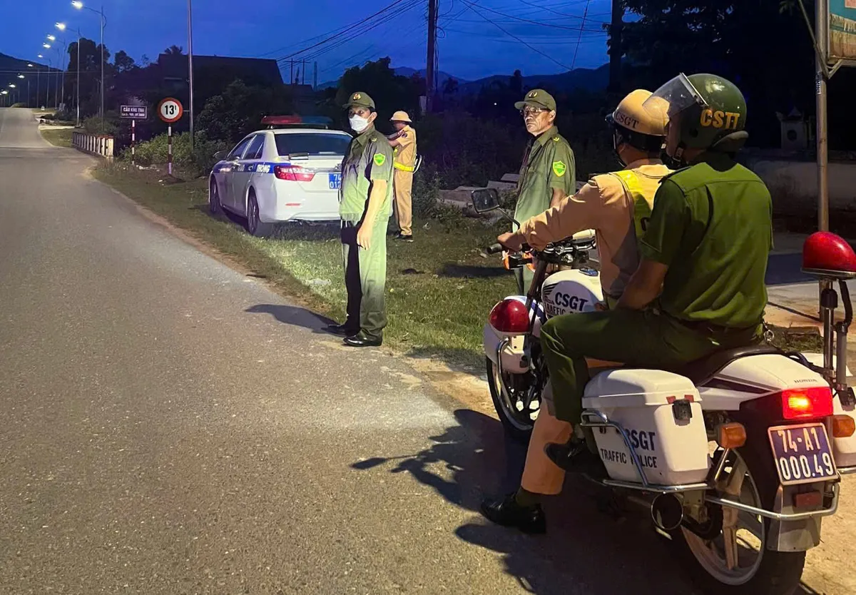 Xử phạt hơn 1,5 tỷ đồng vi phạm giao thông nửa tháng đầu sáp nhập ở Quảng Trị- Ảnh 2.