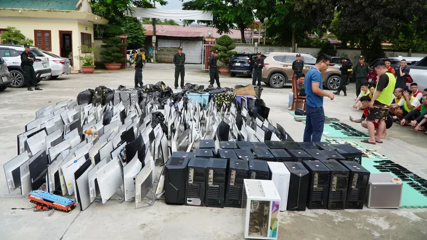 Bắt 74 đối tượng, thu giữ hàng trăm kịch bản trong đường dây lừa đảo qua sàn vàng ảo ATFX - Ảnh 3.