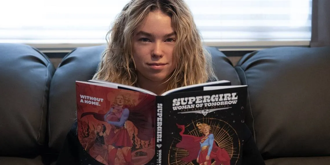 Sao phim truyền hình 18+ trở thành Supergirl phiên bản mới - Ảnh 2.