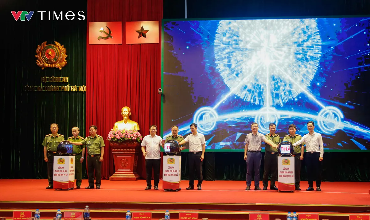 Công an Hà Nội phát động phong trào "Bình dân học vụ số" - Ảnh 3.