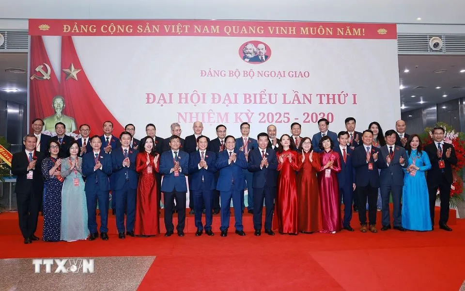 Thủ tướng Phạm Minh Chính và các đại biểu dự Đại hội đại biểu Đảng bộ Bộ Ngoại giao lần thứ I, nhiệm kỳ 2025-2030. Ảnh: TTXVN Thủ tướng Phạm Minh Chính và các đại biểu dự Đại hội đại biểu Đảng bộ Bộ Ngoại giao lần thứ I, nhiệm kỳ 2025-2030. Ảnh: TTXVN