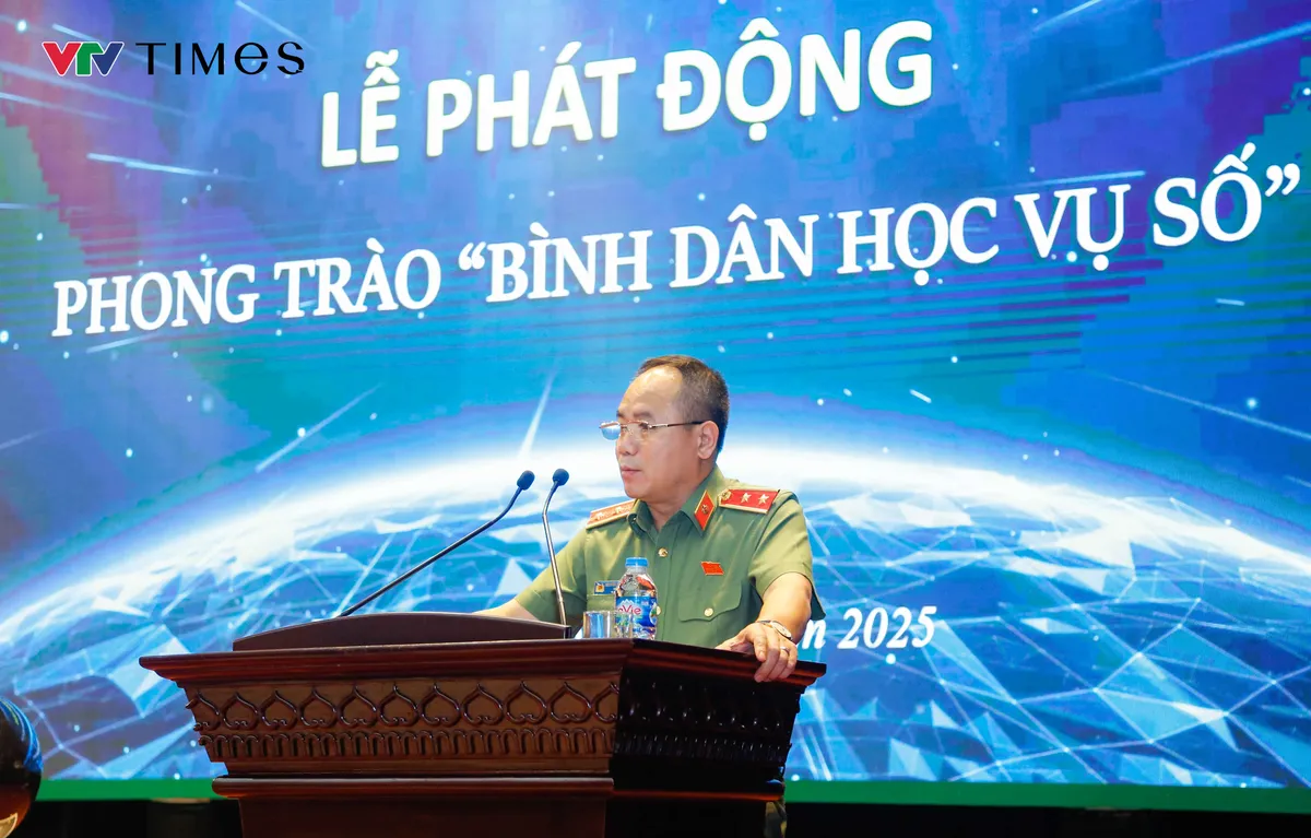 Công an Hà Nội phát động phong trào "Bình dân học vụ số" - Ảnh 2.