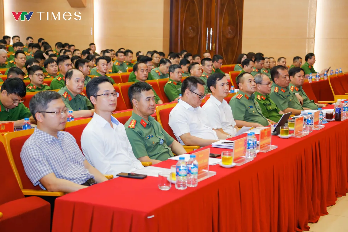 Công an Hà Nội phát động phong trào "Bình dân học vụ số" - Ảnh 4.