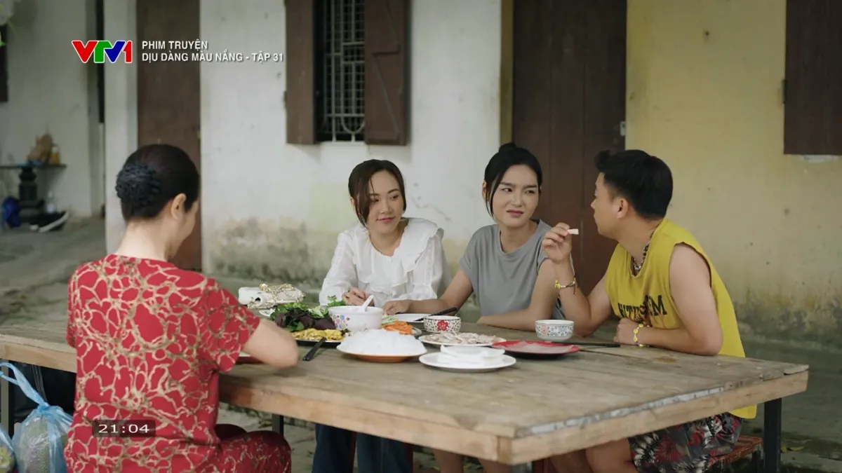 Dịu d&agrave;ng m&agrave;u nắng - Tập 31: Bắc đấm &ldquo;kh&aacute;ch VIP&rdquo; bảo vệ vợ - Ảnh 16.