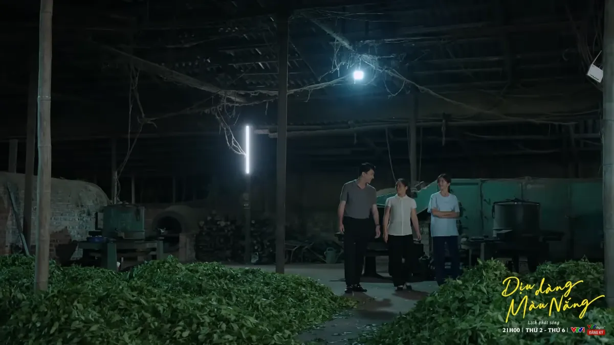 Dịu d&agrave;ng m&agrave;u nắng - Tập 31: Nghĩa hỏi Phong về t&igrave;nh cảm với Xu&acirc;n- Ảnh 3.