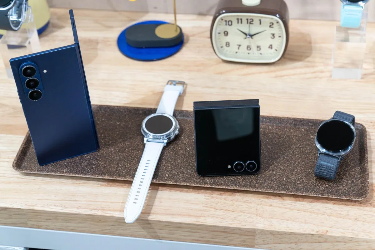 Tâm điểm Unpacked tại New York gọi tên Galaxy Watch8 Series – Bước nhảy vọt của công nghệ đeo tay - Ảnh 1.