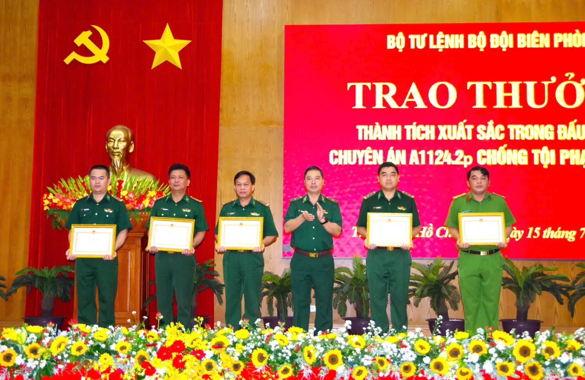 TP Hồ Chí Minh khen thưởng chuyên án phá đường dây ma túy xuyên quốc gia - Ảnh 1.