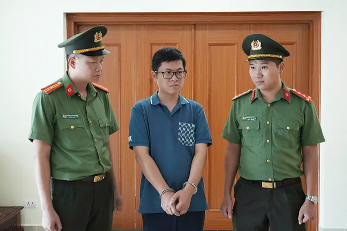 Khởi tố 2 đối tượng điều hành 287 website khiêu dâm, đồi trụy để kiếm tiền - Ảnh 1.
