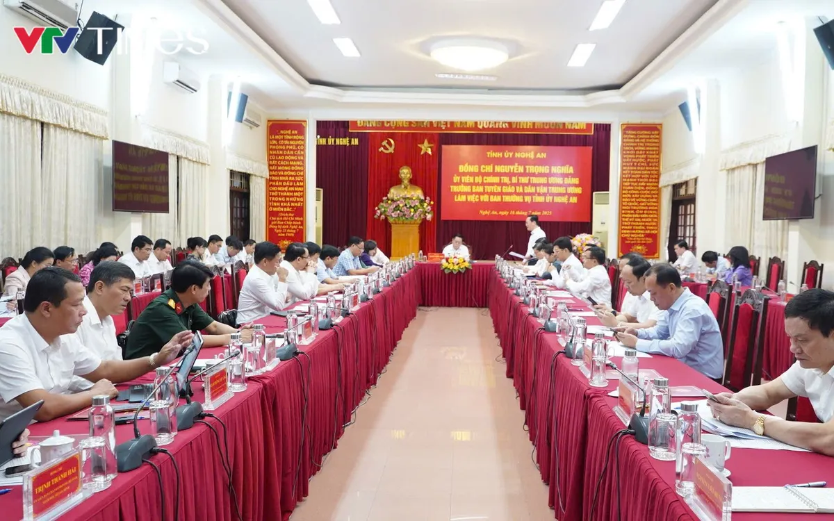 Quang cảnh cuộc làm việc. Ảnh: Văn Lang.