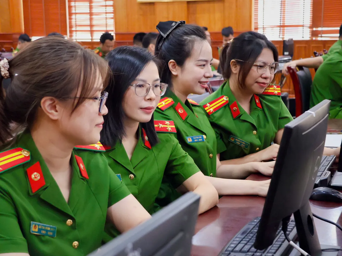 Hà Nội: Thuận lợi trong công tác đăng ký xe tại Công an cấp xã - Ảnh 1.