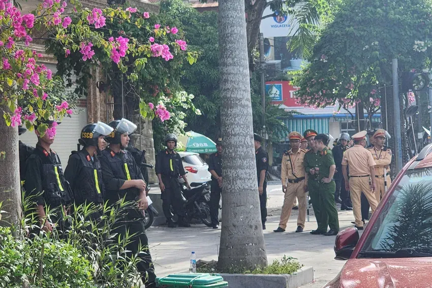 Khám xét khẩn cấp nhà của trùm giang hồ Ý “ẻng” ở Thanh Hóa - Ảnh 1.