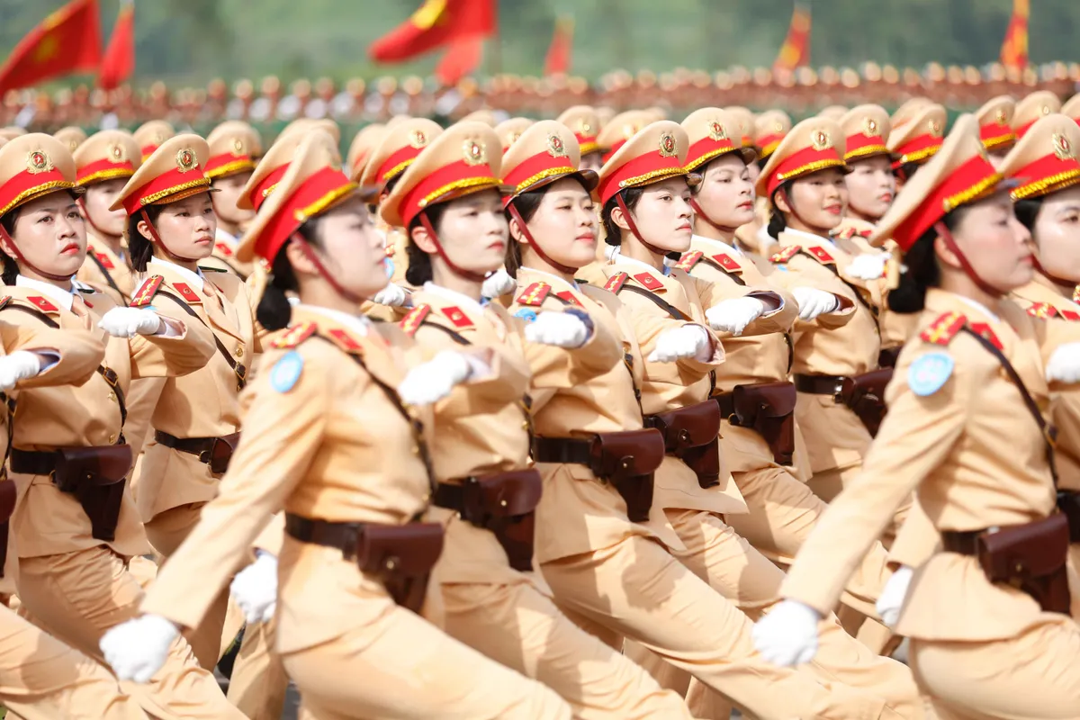 Hình ảnh xinh đẹp, bản lĩnh của các nữ chiến sĩ trong buổi tổng hợp luyện A80 - Ảnh 15.