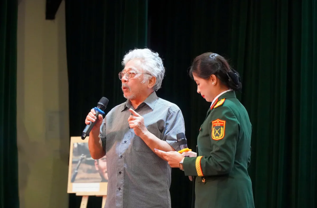 81 ngày đêm “đất cháy, trời gầm” qua những khuôn hình- Ảnh 3. 81 ngày đêm “đất cháy, trời gầm” qua những khuôn hình- Ảnh 3.
