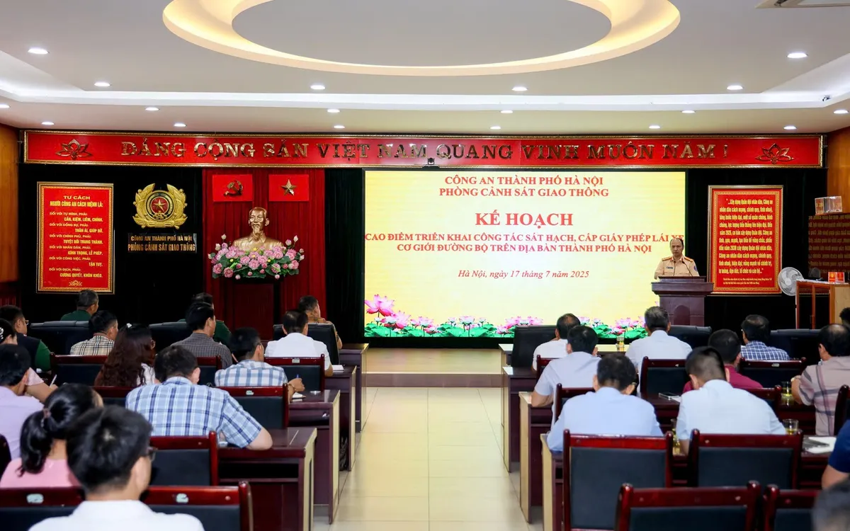 Toàn cảnh hội nghị.