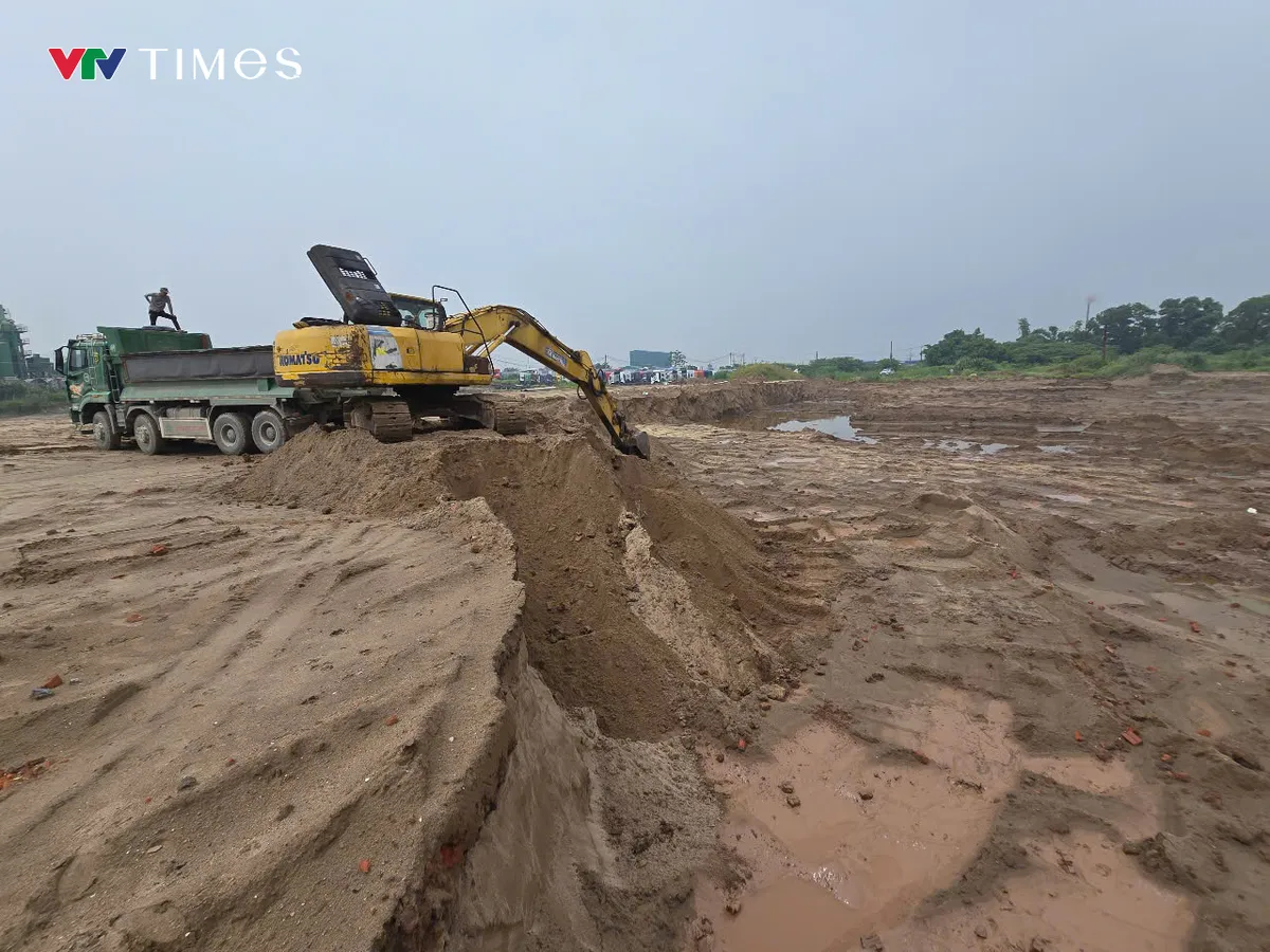 Hà Nội: Vi phạm đê điều tiếp tục diễn biến phức tạp - Ảnh 6.