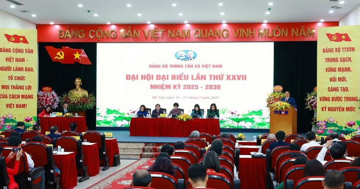 Tiên phong, gương mẫu, đi đầu trên mặt trận tư tưởng - Ảnh 1.