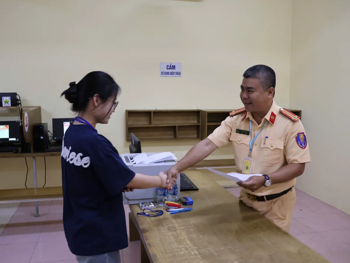 Hà Nội: Triển khai cao điểm sát hạch cấp giấy phép lái xe cơ giới đường bộ - Ảnh 3.