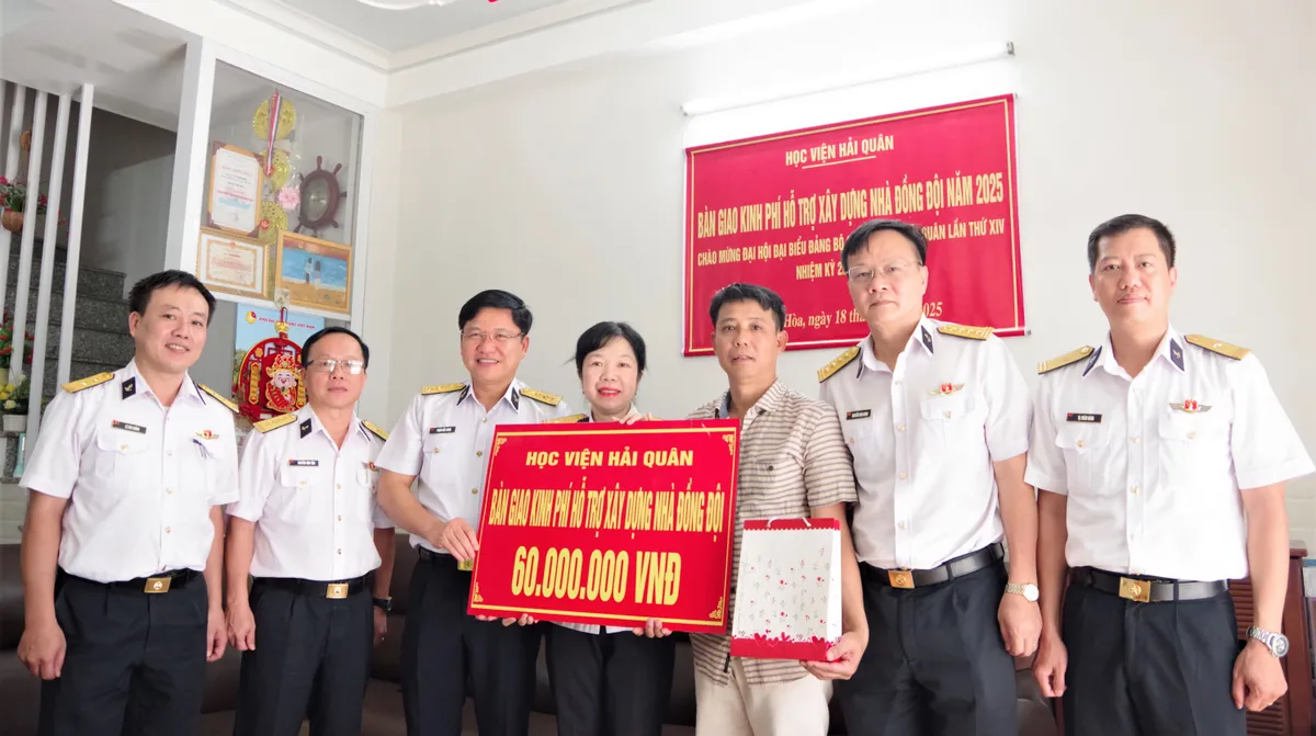 Học viện Hải quân: Trao tặng "Nhà đồng đội" – Lan tỏa nghĩa tình quân dân- Ảnh 1.