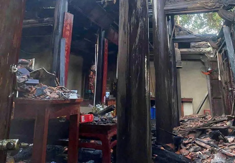 Hưng Yên: Cháy lớn ở di tích quốc gia chùa Báo Quốc- Ảnh 1. Hưng Yên: Cháy lớn ở di tích quốc gia chùa Báo Quốc- Ảnh 1.