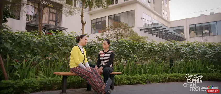 Cầu vồng ở ph&iacute;a ch&acirc;n trời - Tập 14: Sợ mất việc, 2 người gi&uacute;p việc quyết t&acirc;m ph&aacute; chuyện t&igrave;nh của Oanh - Tuấn - Ảnh 3.