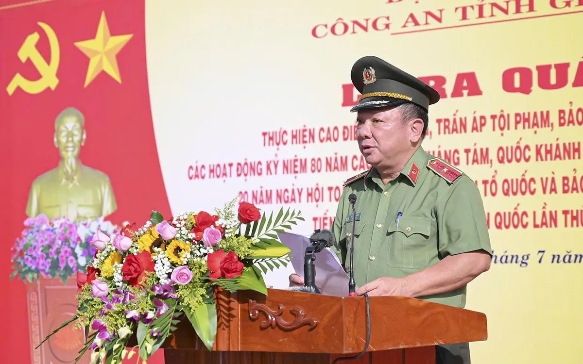 Thiếu tướng Lê Quang Nhân, Giám đốc Công an tỉnh Gia Lai khẳng định quyết tâm phòng, chống tội phạm trong tình hình mới. Thiếu tướng Lê Quang Nhân, Giám đốc Công an tỉnh Gia Lai khẳng định quyết tâm phòng, chống tội phạm trong tình hình mới.