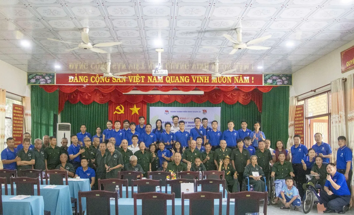 Tuổi trẻ Binh đoàn 20 tổ chức hành trình tri ân ý nghĩa tại Long Đất - Ảnh 3.