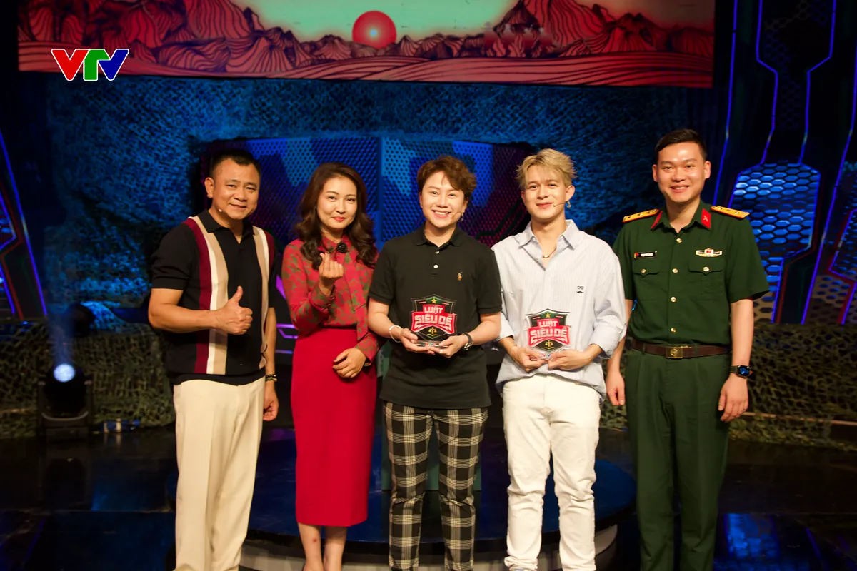 Cặp đôi diễn viên GenZ hợp tác tạo tình huống khó lường cho chương trình Luật siêu dễ - Ảnh 3.