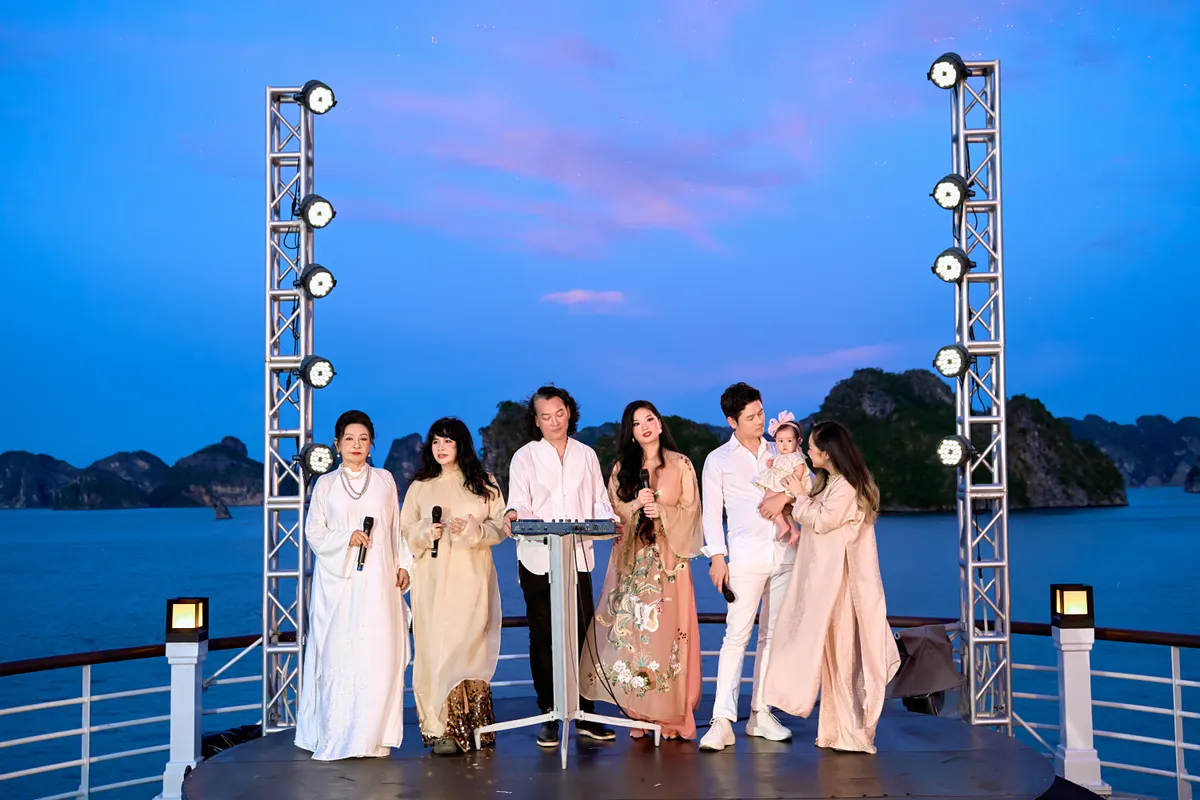 Dreamy Voyage: NSND Thanh Lam x&uacute;c động khi nhắc về cha
- Ảnh 3.