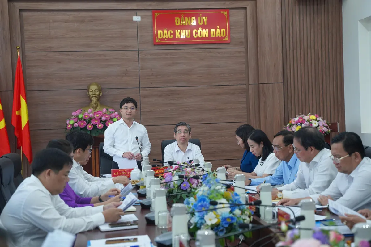 Ủy ban Mặt trận Tổ quốc Việt Nam đặc khu Côn Đảo chính thức ra mắt - Ảnh 2.