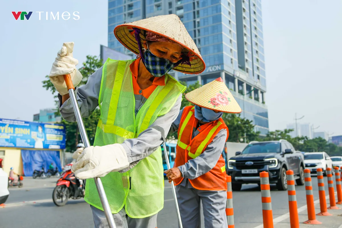 Hà Nội bắt đầu chỉnh trang hạ tầng phục vụ đại lễ Quốc khánh 2/9 - Ảnh 6.