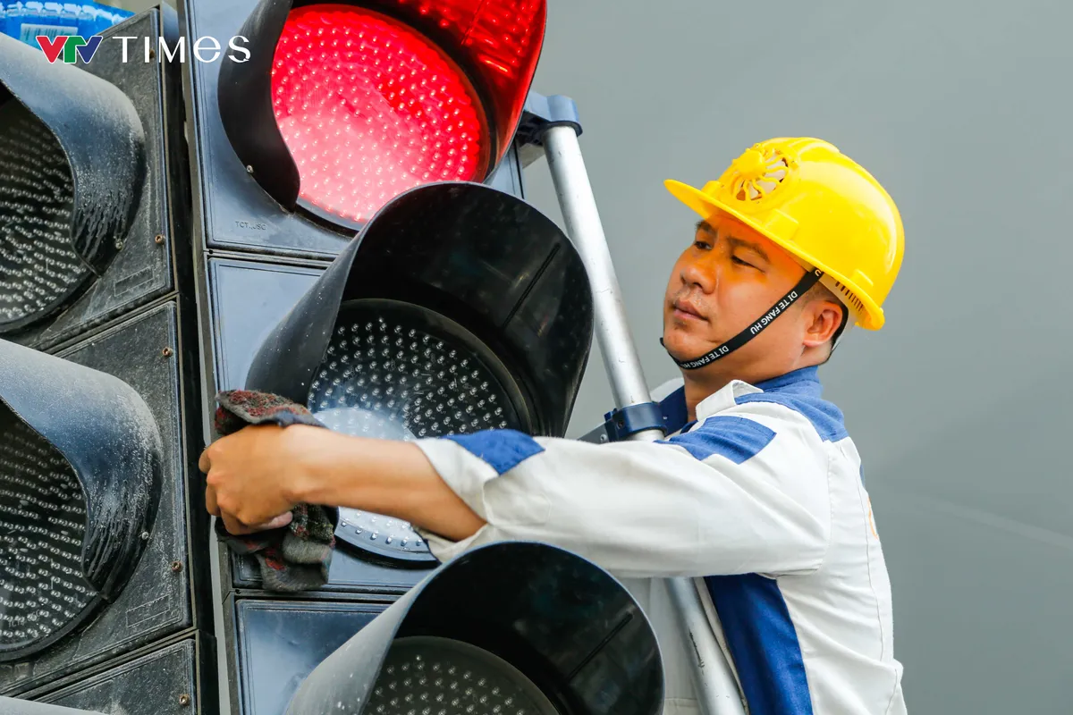 Hà Nội bắt đầu chỉnh trang hạ tầng phục vụ đại lễ Quốc khánh 2/9 - Ảnh 2.