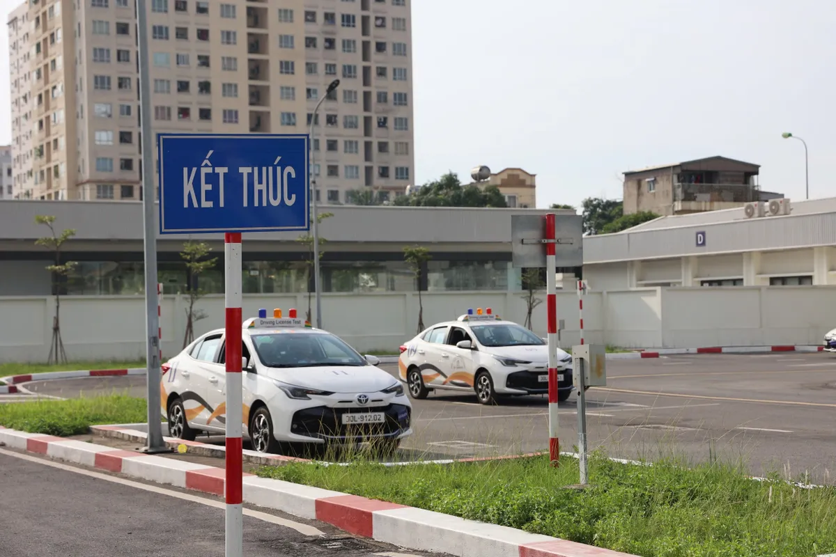 Hà Nội: Mở cao điểm sát hạch GPLX, nhiều cơ sở gặp khó vì thiếu thí sinh - Ảnh 3.