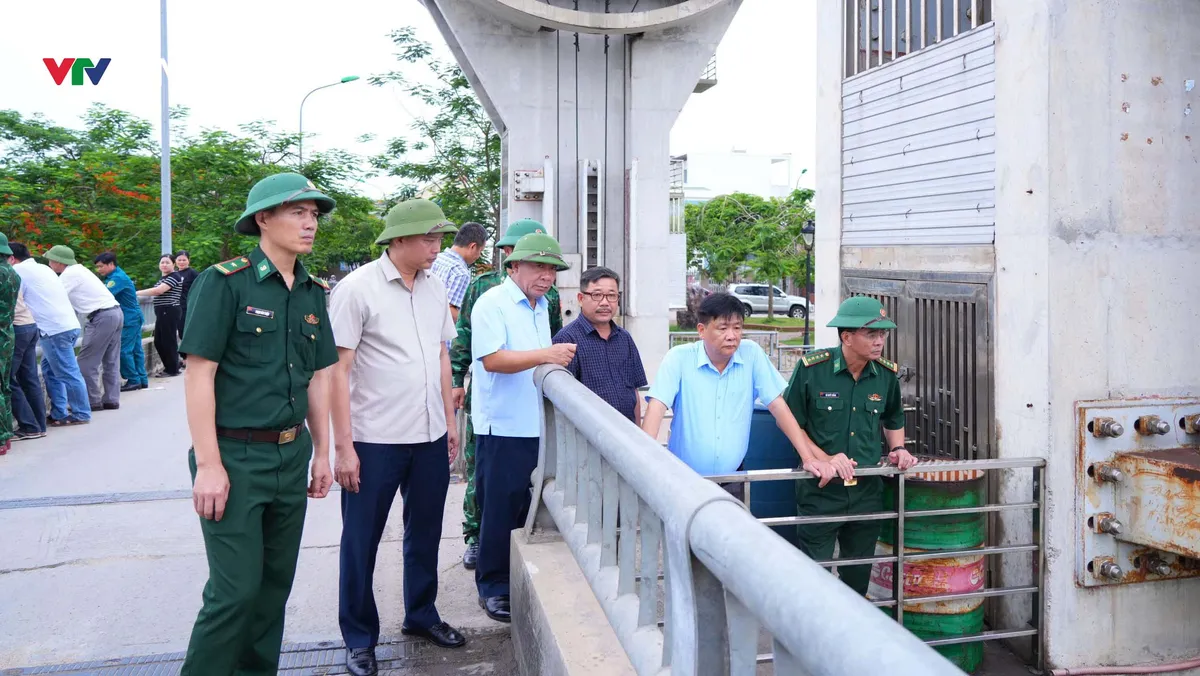 Nghệ An: Kêu gọi hàng nghìn người vào nơi neo đậu ứng phó với bão số 3 - Ảnh 2.