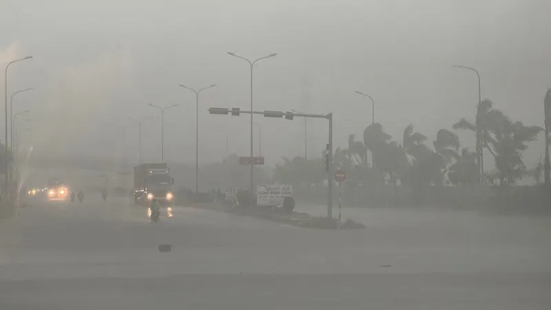 Bão số 3 di chuyển nhanh, cách Quảng Ninh - Hải Phòng hơn 600 km- Ảnh 1.