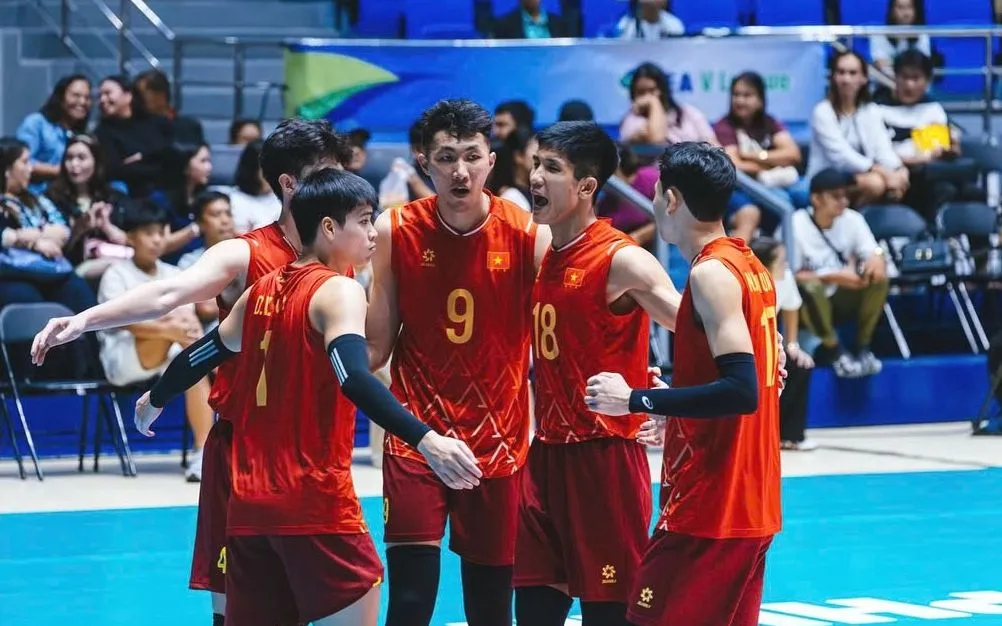 Niềm vui của các cầu thủ Việt Nam khi đánh bại Philippines - Ảnh: SEA V.League