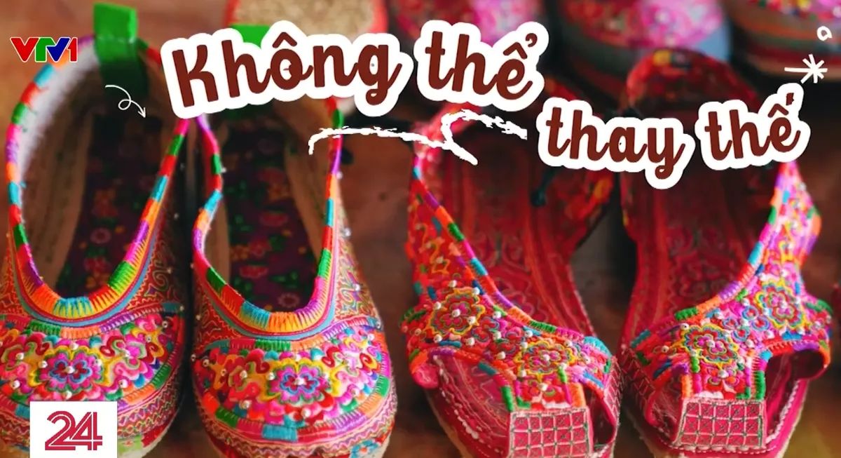 Độc đ&aacute;o những đ&ocirc;i gi&agrave;y thủ c&ocirc;ng của người Xạ Phang - Ảnh 1.