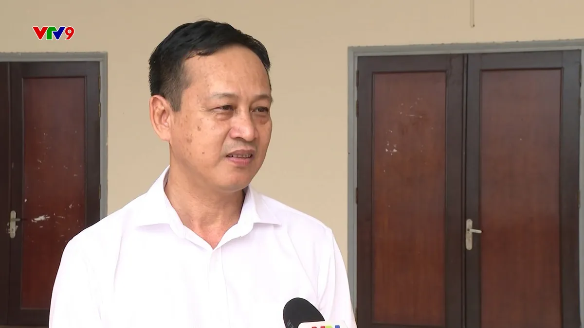 2107-PNHN-MINH TUAN- VIEC LAM CÔNG.jpg