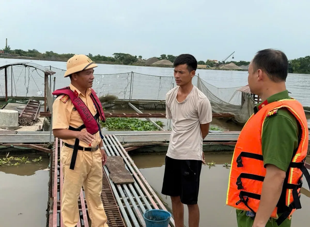 Ninh B&igrave;nh dừng họp kh&ocirc;ng cần thiết, huy động to&agrave;n lực ứng ph&oacute; b&atilde;o số 3 - Ảnh 3.