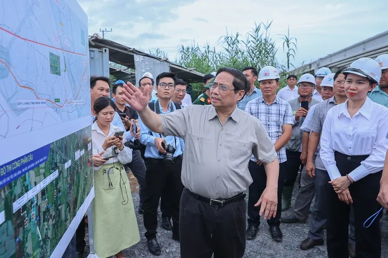 Phấn đấu hoàn thành cao tốc Châu Đốc - Cần Thơ - Sóc Trăng vào 19/12/2025 - Ảnh 4.