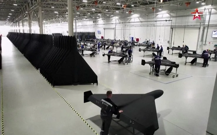 Ảnh chụp màn hình về nhà máy sản xuất máy bay UAV lớn nhất thế giới của Nga (Ảnh: AFP) Ảnh chụp màn hình về nhà máy sản xuất máy bay UAV lớn nhất thế giới của Nga (Ảnh: AFP)