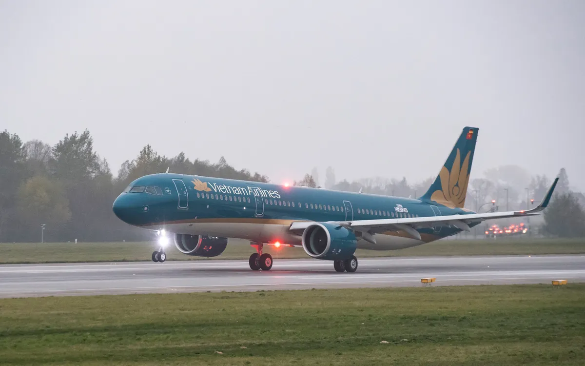 Nhiều chuyến bay của Vietnam Airlines bị ảnh hưởng do bão số 3 (bão Wipha)