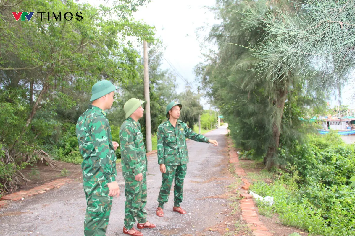 Ninh Bình: Đảm bảo an toàn tuyệt đối cho tàu thuyền trước giờ bão đổ bộ - Ảnh 2.