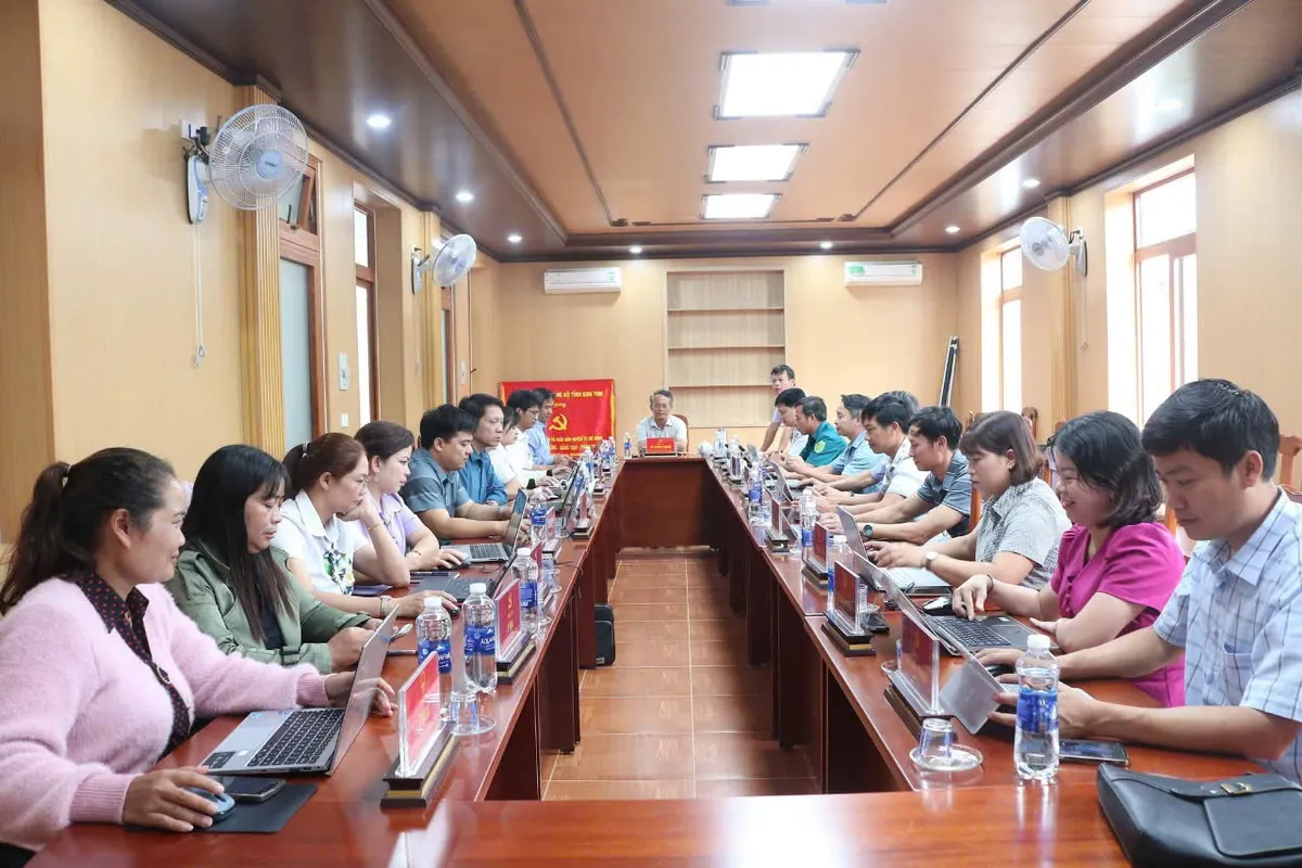 Quảng Ngãi : Xã nghèo không nhận hoa chúc mừng Đại Hội - Ảnh 2.