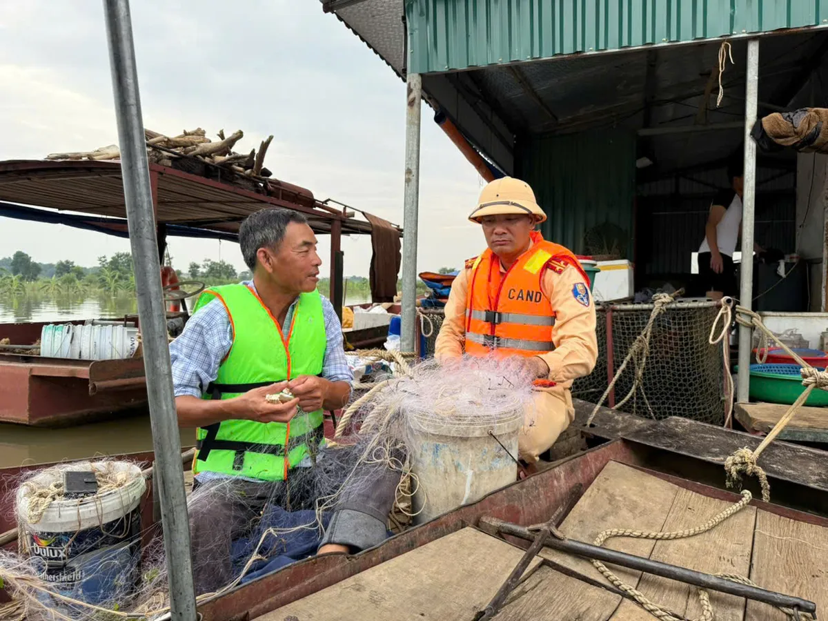 Lực lượng CS Đường Thủy Triển Khai Hoạt Động Ứng Phó Bão Số 3 - Ảnh 1.