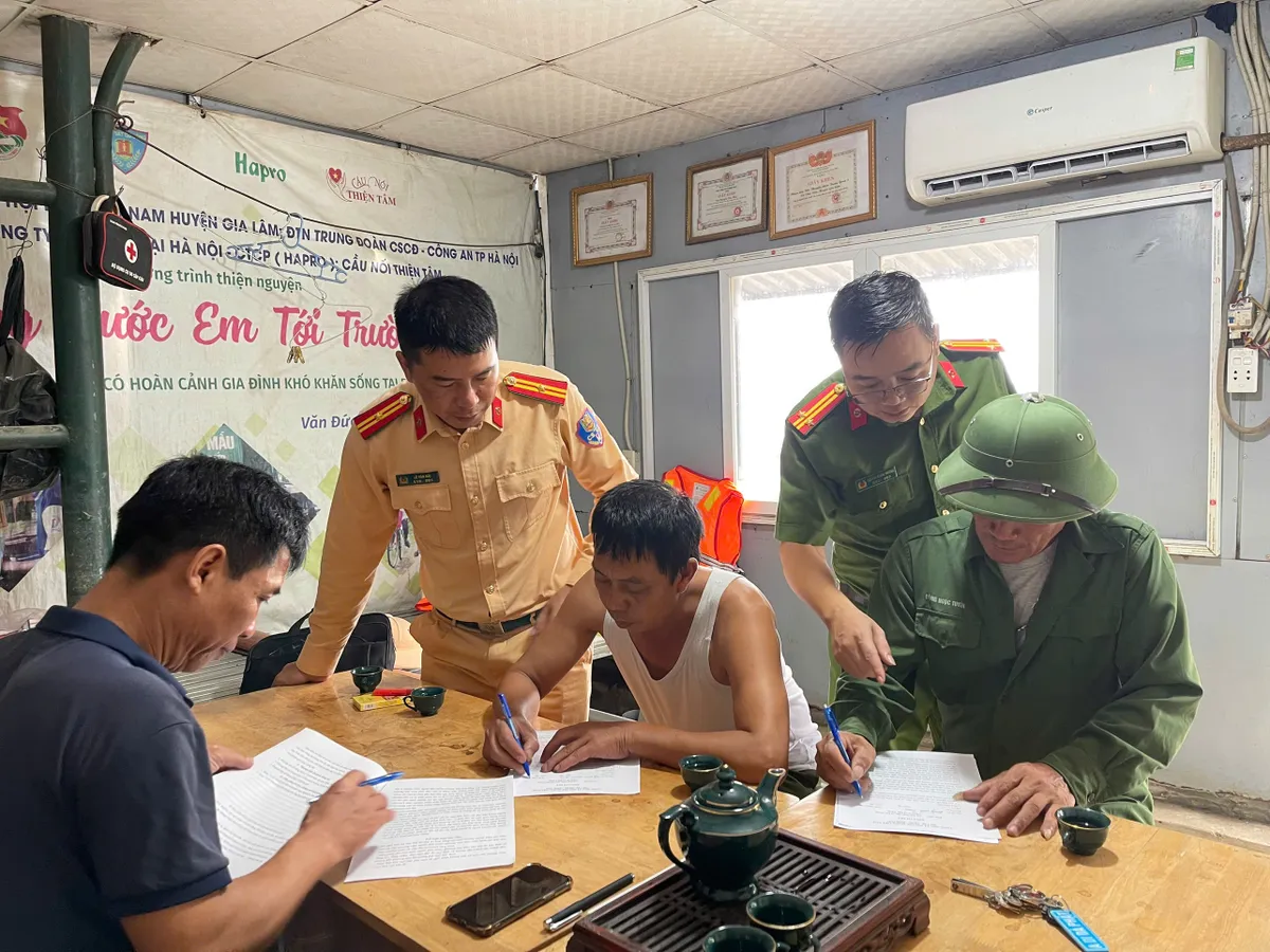 Lực lượng CS Đường Thủy Triển Khai Hoạt Động Ứng Phó Bão Số 3 - Ảnh 4.