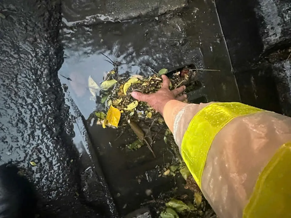 CSGT H&agrave; Nội chủ động phương &aacute;n, sẵn s&agrave;ng ứng ph&oacute; với cơn b&atilde;o số 3 - Ảnh 3.