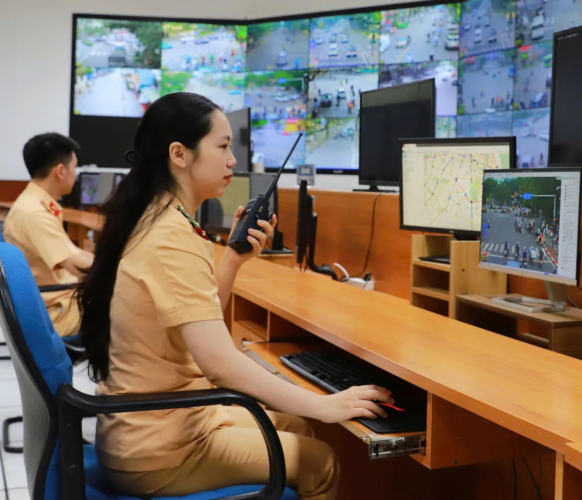 CSGT H&agrave; Nội chủ động phương &aacute;n, sẵn s&agrave;ng ứng ph&oacute; với cơn b&atilde;o số 3 - Ảnh 6.