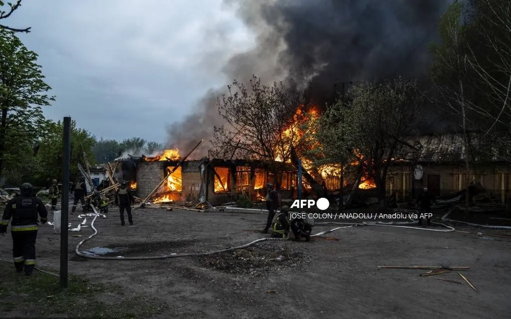 Cảnh điêu tàn tại thành phố Pokrovsk sau những đợt không kích. (Ảnh: AFP) Cảnh điêu tàn tại thành phố Pokrovsk sau những đợt không kích. (Ảnh: AFP)