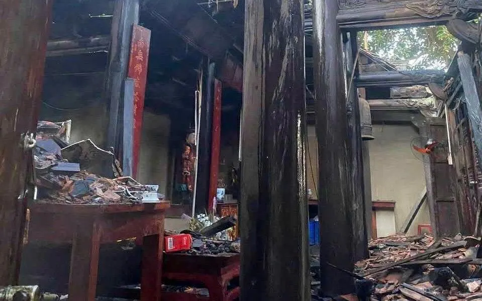 Vụ cháy tại di tích quốc gia chùa Báo Quốc, ảnh: người dân cung cấp Vụ cháy tại di tích quốc gia chùa Báo Quốc, ảnh: người dân cung cấp