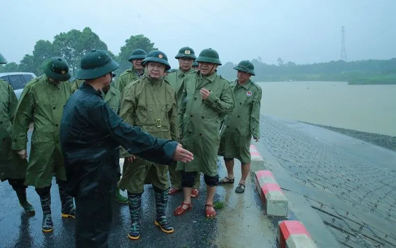 Phó Thủ tướng Trần Hồng Hà kiểm tra công tác phòng, chống bão tại công trình kè chống sạt lở hai bên cầu Vạn Hà. Phó Thủ tướng Trần Hồng Hà kiểm tra công tác phòng, chống bão tại công trình kè chống sạt lở hai bên cầu Vạn Hà.